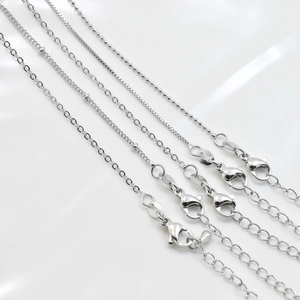 Collane minimaliste in argento con chiusura a moschettone e catena di estensione