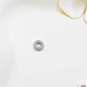 Zilveren tussenkraal met witte zirkonia voor het maken van DIY sieraden