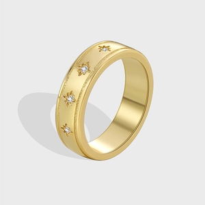 Französischer Retro Vergoldeter Kupferring Für Damen Minimalistisches Geometrisches Sternmotiv Zirkonia Eingelegter Breiter Ring Schmuck