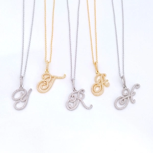 18K Vergoldeter Kupfer Schreibschrift Anfangsbuchstabe Anhänger Halskette Mit Zirkonia Funkelnder Iced Out Schmuck Für Damen Herren Geschenk