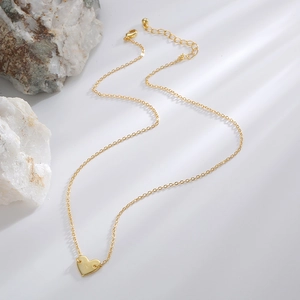 Elegant gold-plated heart necklace with letter R pendant and adjustable O-chain