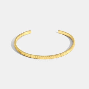 Brazalete Abierto Minimalista de Latón Chapado en Oro de 18K con Textura de Engranaje para Mujer Pulsera Ajustable Joyería de Moda