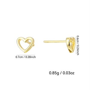 Elegant gold heart stud earrings in S925 silver with detailed size and weight specs