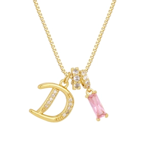 Collar chapado en oro 18K con inicial D de circonita y colgante de gema rosa rectangular