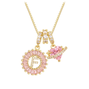 Collar de oro 18K con letra F, corazón de circón rosa y dijes de planeta en cadena box
