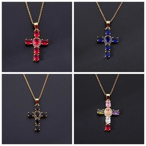 Collane con pendente a croce in zircone colorato placcate oro con gemme multicolore