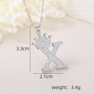 Détail du pendentif lettre X à couronne avec pierres de zircone et dimensions précises