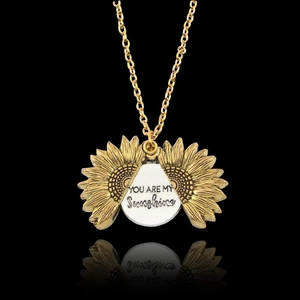 Collier Médaillon Tournesol Ouvrable en Alliage Vintage pour Femme Gravé You Are My Sunshine Pendentif Bijoux Cadeau