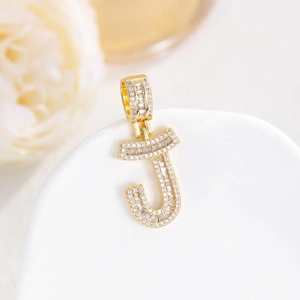 Macro del ciondolo hip hop lettera J placcato oro 18 carati con pietre di zirconia