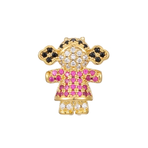Makroaufnahme eines goldenen Mädchen-Anhängers mit rosa und schwarzen Zirkonia-Steinen