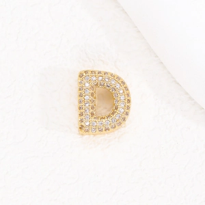 Collana placcata oro 18K con piccolo ciondolo a lettera D e zirconi incastonati