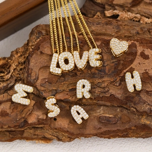 Collana con Ciondolo a Forma di Cuore Numero Lettera Alfabeto in Rame Placcato Oro 18K per Donna Gioielli Eleganti con Catena a Clavicola DIY