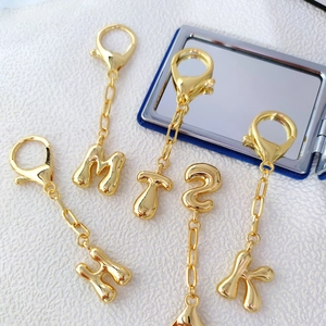 Portachiavi con Lettere Puffy 3D Placcato Oro 18K per Donna Ciondolo per Borsa Alfabeto Accessorio per Portachiavi in Metallo