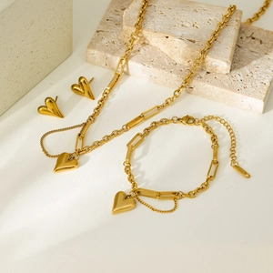Minimalistisches goldenes Schmuckset aus Edelstahl mit Herz-Halskette, Armband und Ohrringen