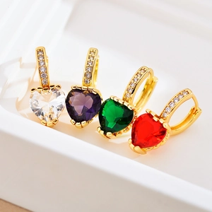 Boucles d'oreilles cœur en zircon de quatre couleurs avec finition plaqué or 18 carats