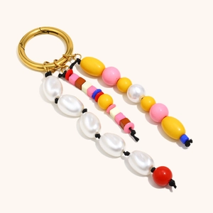Porte-clés en acier inoxydable plaqué or 18 carats avec perles acryliques colorées
