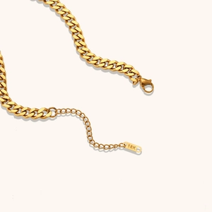 18K gold plated stainless steel Cuban link necklace with round zircon pendant and lobster clasp