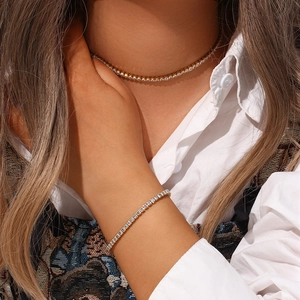 Ensemble collier et bracelet tennis en acier inoxydable plaqué or 18K avec zircons carrés