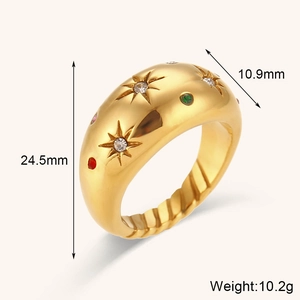 Anello a cupola in acciaio placcato oro con pietre di zirconi colorati a stella