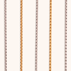 Détails de chaînes box dorées et argentées montrant la texture des maillons carrés
