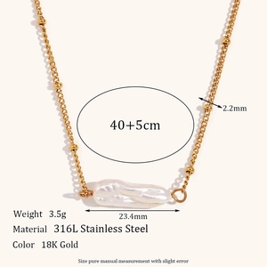Halskette aus 316L Edelstahl mit Barockperlen-Anhänger und eleganter 18K Vergoldung