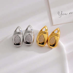 Boucles d'oreilles goutte plaquées or 18 carats avec micro-pavé de zircons blancs