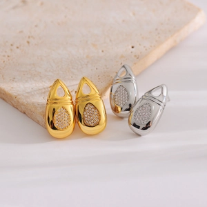 Boucles d'Oreilles Clous en Cuivre en Goutte d'Eau Tendances Plaquées Or 18K Micro Incrustées de Strass pour Femmes Bijoux