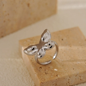 Verstellbarer silberner Schmetterlingsring mit minimalistischem 3D-Design glanz