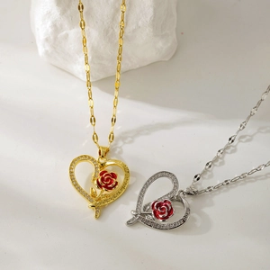 Minimalistische roestvrijstalen ketting met hart- en rooshanger en diamanten