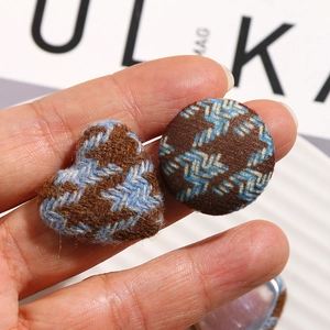 Houndstooth tweed fabric heart and round buttons for DIY jewelry and coat accessories