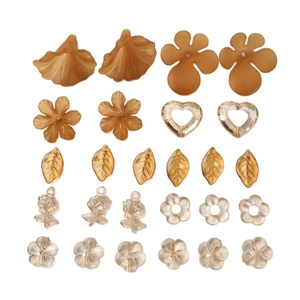 Mélange vintage de perles florales et cœurs en acrylique ambre dépoli pour bijoux DIY