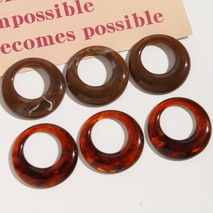 Set de seis anillos de resina de carey retro para pendientes y bisutería DIY
