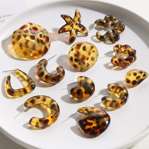 Retro resin leopard print earring set featuring star, heart, and C-shaped geometric designs