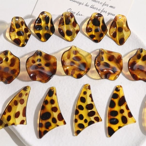 Vintage Resin Leopard Print Pendants DIY Irregular Leaf Petal Jewelry Findings For Earrings Necklace Making Maillard Style Accessories