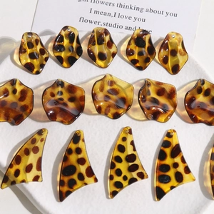 Leopard print resin charms in amber and dark brown for DIY earring accessories