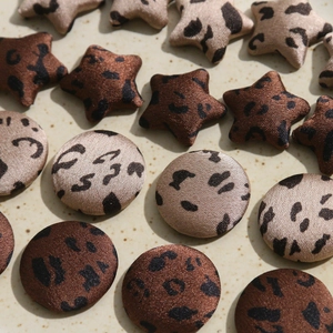 Leopard print fabric covered star and round buttons for DIY apparel accessories