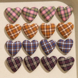 Accessori in Tessuto Plaid a Forma di Cuore Fai-da-te per Creazione Gioielli Spille Forcine Stile College Retrò Ornamenti Artigianali
