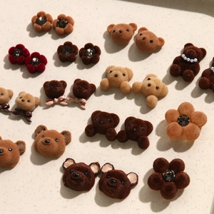 Schattige melkthee fluwelen beer en bloem legering bedeltjes voor DIY sieraden maken