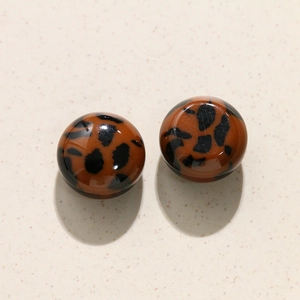 Detail van 20mm ronde luipaardprint hars cabochons voor DIY-sieraden maken