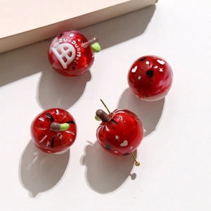 Mignonnes perles de pomme rouge avec motifs de cœur pour la création de bijoux DIY