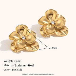 18K gold plated stainless steel flower stud earrings with zircon center 25.8mm