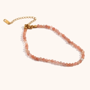 Edelstahl-Fußkettchen mit 18K Vergoldung und facettierten rosa Natursteinperlen