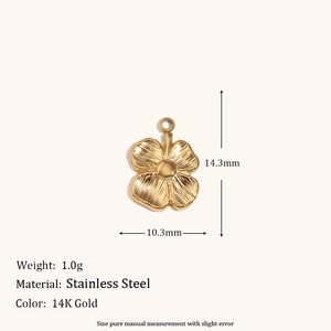 Vue détaillée du pendentif pétale en acier inoxydable avec placage or 14K et dimensions
