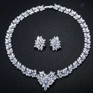 Luxurious Copper Zirconia Jewelry Set Marquise Leaf Flower Cluster Necklace And Stud Earrings For Wedding Banquet Women Jewelry