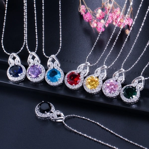 Elegantes Brautschmuck-Set mit hohlem Kürbis-Anhänger und bunten Zirkon-Edelsteinen