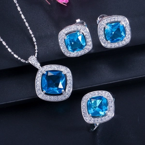 Parure de Bijoux en Cuivre Et Zircon Halo Coussin Carré Collier Et Boucles d'Oreilles Et Bague Plaqué Argent Femme