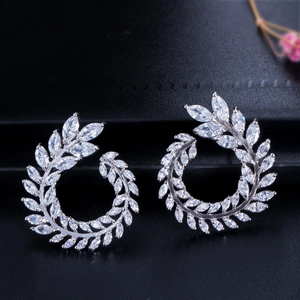 Pendientes de plata con diseño de espiga de trigo y circonitas brillantes tipo marquesa