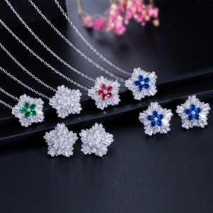 Sparkling silver jewelry set with zircon flower necklace and matching earrings