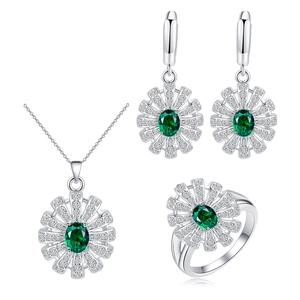 Parure de bijoux ethnique vintage en argent avec pierres vertes et accents de diamants