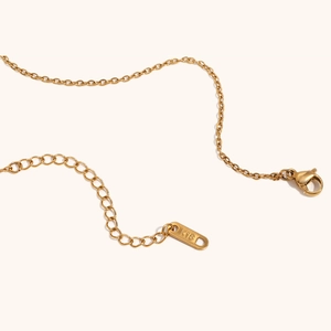 Detail of 18K gold plated stainless steel O-chain with lobster clasp and K18 hallmark